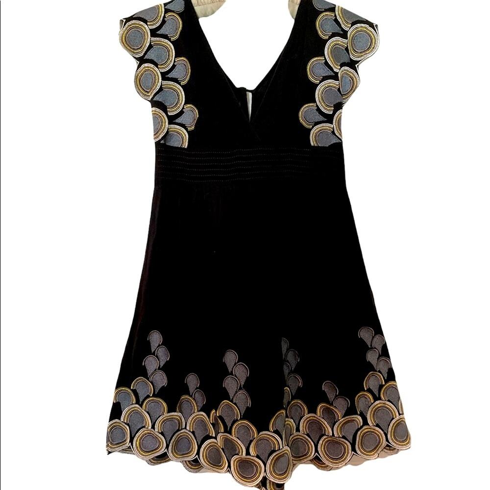 Lucca Couture Black scalloped-Appliqué Short Dress size Small